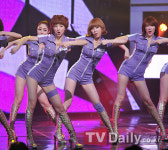 [TD포토] 나인뮤지스 시원한 바디라인