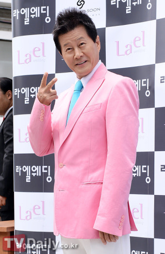 [TD포토] 유열 결혼식 참석한 태진아 '중년의 깜찍함~'