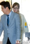 변호사오승연법률사무소 | [TD포토] 이승연 '변호사 뒤에 바짝 붙어서 법원으로~'