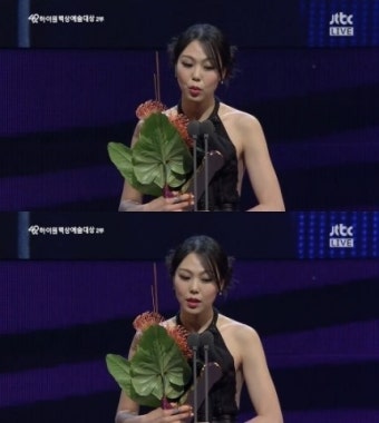 김민희, 로카르노 영화제 최우수연기상 수상…홍상수 감독과 애틋한 관계