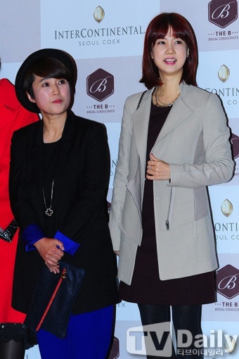 [TD포토] 송은이-박소현 '더욱 외로운 골드미스 둘' (양정아 결혼식)