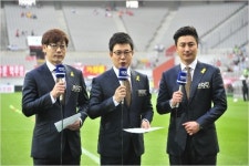 안정환 중계에 축구팬들 열광 “돌직구 해설, 속이 시원”