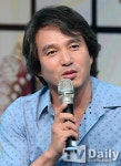 [TD포토] 업무 추진비 사적 사용에 대해 해명하는 조재현