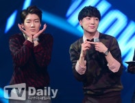 [TD포토] 위너 이승훈-강승훈 우리도 이런 포즈 할 줄 알아요