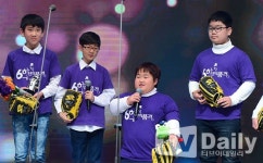 [TD포토] 시구상 제일초등학교 6학년 2반 어린이들