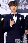 성수동기운을품은남자 | [TD포토] B1A4 산들 '장미꽃 품은 남자' (KBS 가요대축제)
