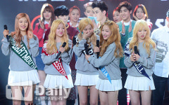 [TD포토] 레드벨벳 '더쇼 1위 믿을 수 없어!'