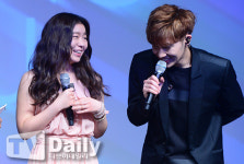 [TD포토] 박윤하 성규 칭찬에 싱글벙글~