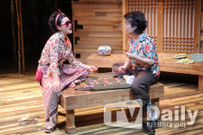 [TD포토] 박혜숙-장혜리 잔잔한 연극속 웃음 포인트