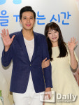 [TD포토] 김소현-손준호 사랑스러운 손인사
