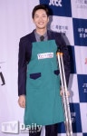 [TD포토] 지현우 마트 앞치마 두르고 미소