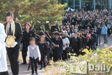 [TD포토] 故 신해철 1주기, 끝없는 추모행렬