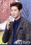 [TD포토] 김민수, 말하는 모습에서도 풍기는 훈남 포스