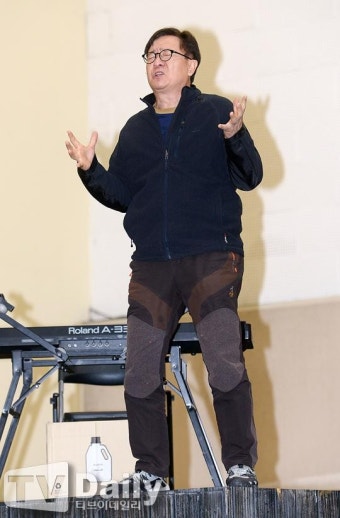 [TD포토] 송영창, '혼신을 다하는 무대'