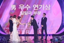 'KBS 연기대상' 임호, 우수상 수상에 '웃음꽃 만개' [TD포토]
