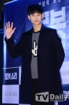 [TD포토] 김수현 멋진 손인사