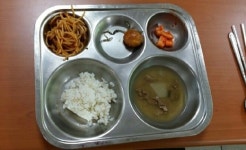 대전 봉산초등학교 급식 논란, 학부모 공개한 사진보니 부실 그 자체