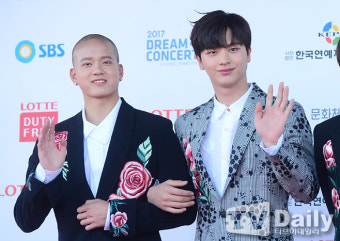 [TD포토] 비투비 프니엘-육성재 '샤방샤방한 남자들'