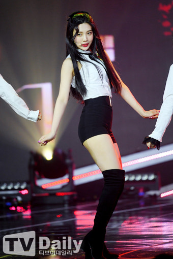 레드벨벳 조이, SM엔터테인먼트와 재계약 체결! 업계 기대감 UP!