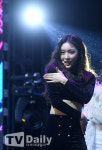 [TD포토] 청하 조명과 함께