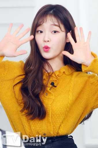 [TD포토] 오마이걸 승희 '생일 축하해줘서 고마워요~'