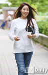 [TD포토] 신수지 투표소 들어서며 환한 미소 (지방선거)