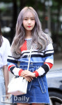 [TD포토] 여자친구 신비 예쁘지~(뮤직뱅크 출근길)