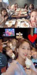 트와이스, JYP 신사옥 인증 