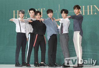 [TD포토] 신화 '멤버 변화 없이 20년 함께 했어요'