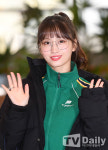 [TD포토] 트와이스 모모 범생이 안경쓰고~