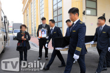 [TD포토] 故 구본임 발인, 세상과 작별