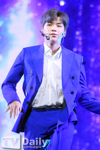 [TD포토] 강다니엘, 6개월 공백기 끝 '뭐해'로 활동 재개