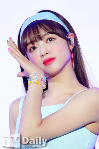 [TD포토] 오마이걸 유아 '클로즈업을 부르는 미모'