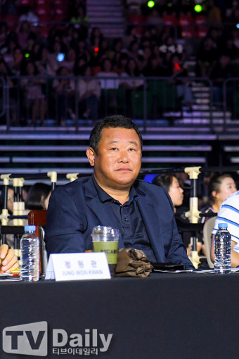 [TD포토] '2019 소리바다 어워즈 전문위원 티브이데일리-스포츠투데이 대표 박용덕'