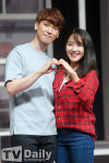 [TD포토] 유제윤-문진아 사랑스러운 하트