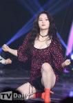 [TD포토] 퍼플백 민이 섹시한 무대