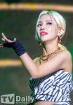 [TD포토] (여자)아이들 소연 손끝까지 우아한 퀸