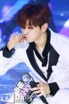 [TD포토] 강다니엘 붕어빵이 꿀맛