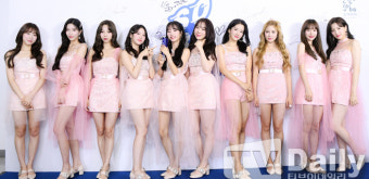 [TD포토] 우주소녀 '신한류 뮤직 아이콘상'수상