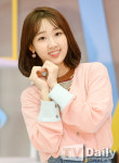 [TD포토] 위클리 지윤 풋풋한 하트