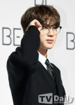 [TD포토] 방탄소년단 진 오늘 포인트는 안경