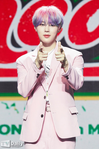 [TD포토] 하성운 '신비로운 헤어컬러'