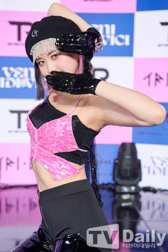 [TD포토] 트라이비 미레 ‘강렬한 눈빛’