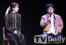 [TD포토] 조영수 케이시 노래 인성 완벽한 가수