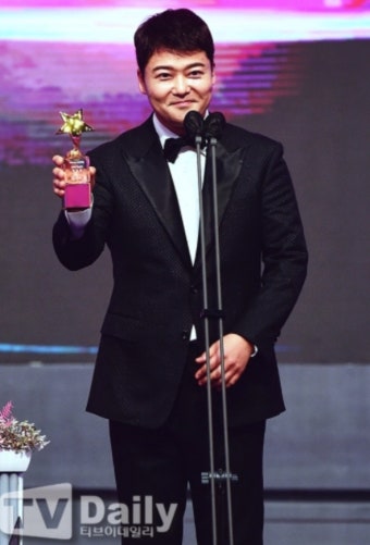 전현무, 코로나19 완치…방송 순차 복귀