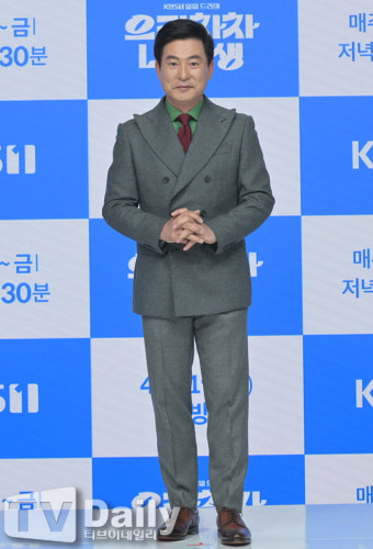 [TD포토] 이한위 '멋진 수트 패션'