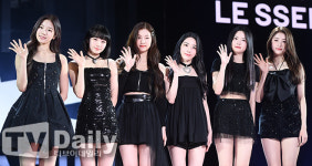 [TD포토] 르세라핌 '안녕~'