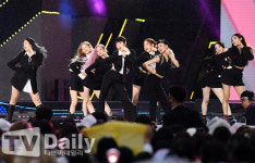 [TD포토] 라잇썸 '설레는 첫 드림콘서트 무대'