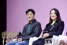 [TD포토] 황동혁 감독-김지연 대표 