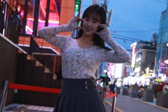 [TD포토] 강예슬, 예쁨 묻히고 볼하트